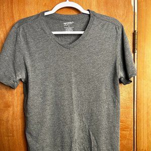 Arizona Jean Co. - Gray, Size M, Short Sleeve V-Neck T-Shirt